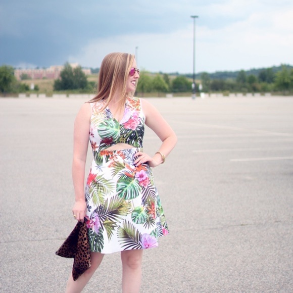 Clover Canyon Botanical Floral Cut Out Dress Size Small - Picture 12 of 12